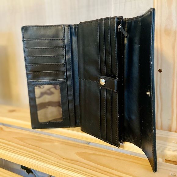 Trifold Floral Wallet - Picture 3 of 4